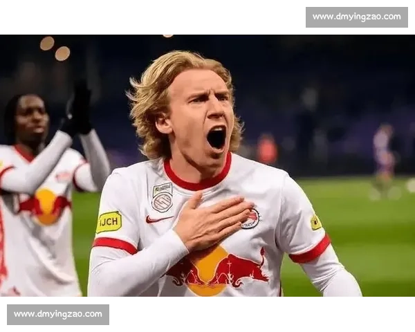 格洛赫远射制胜当选世俱杯最佳 红牛 2-1 帕丘卡 格洛赫远射制胜当选世俱杯最佳 红牛 2-1 帕丘卡