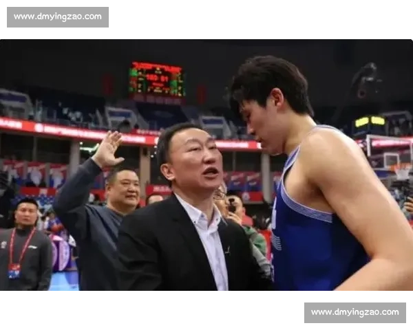 杨瀚森登陆 NBA 后青岛男篮重建：三核成型，刘维伟如何破局内线困局？