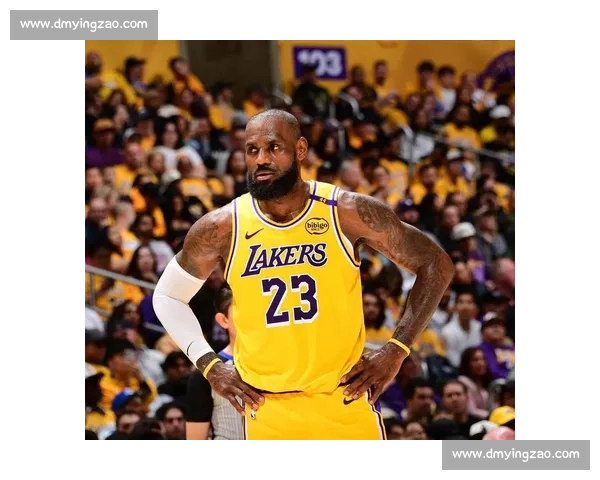 里弗斯官宣拒绝湖人 4 年 8900 万，詹姆斯祝福引争议，湖人陷入被动困局